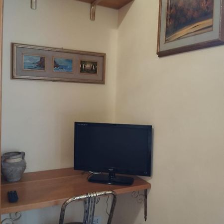 Отель The Family House Ливорно Экстерьер фото